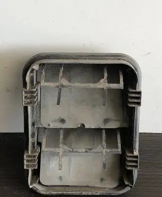 Renault Trafic III (X82) Quarter panel pressure vent 8200728288