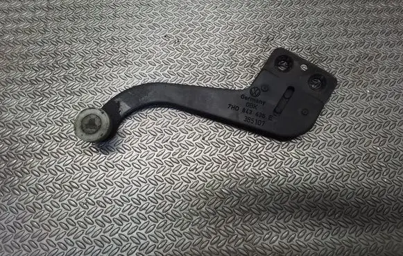 Volkswagen Transporter - Caravelle T5 Sliding door upper roller guide/hinge 7H0843436E
