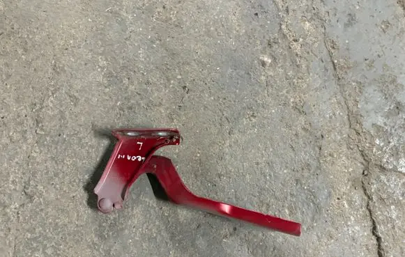 Seat Leon (5F) Engine bonnet/hood hinges 5F0823301B