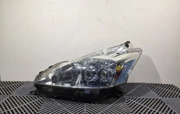 Toyota Prius+ (ZVW40) Headlight/headlamp