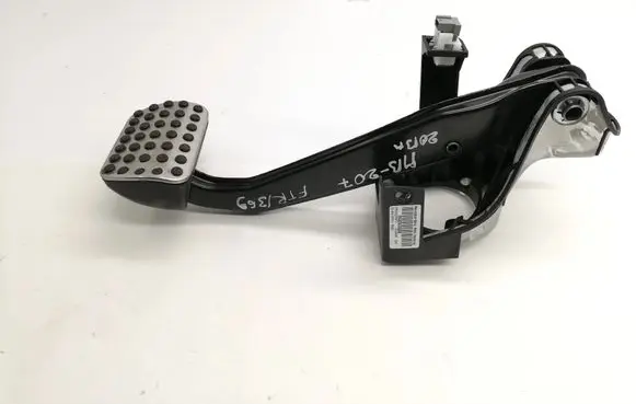 Mercedes-Benz E C207 W207 Brake pedal A2042902301
