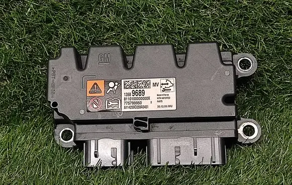 Opel Zafira C Airbag control unit/module 13589689 775799950