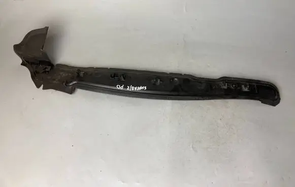 Skoda Superb B8 (3V) Fender end trim 3V0821112B
