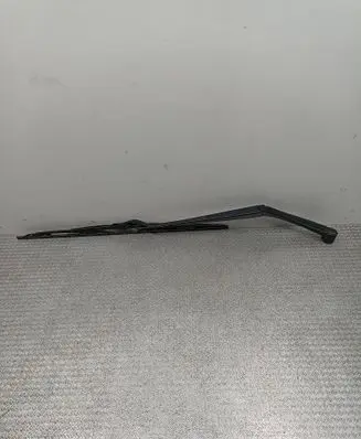 Hyundai Tucson TL Front wiper blade arm L8880