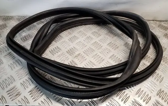 Toyota Auris E180 Front door rubber seal