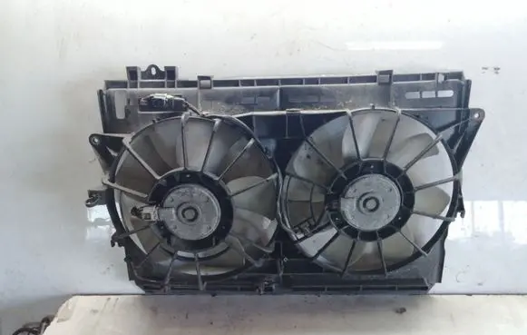 Toyota Avensis T250 Fan set 222710142