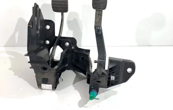 Renault Master III Pedal assembly 465105948R