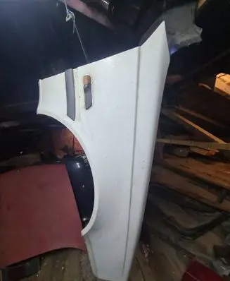 Volvo 440 Fender