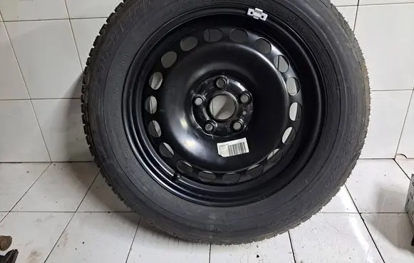Volkswagen Jetta V R16 spare wheel 