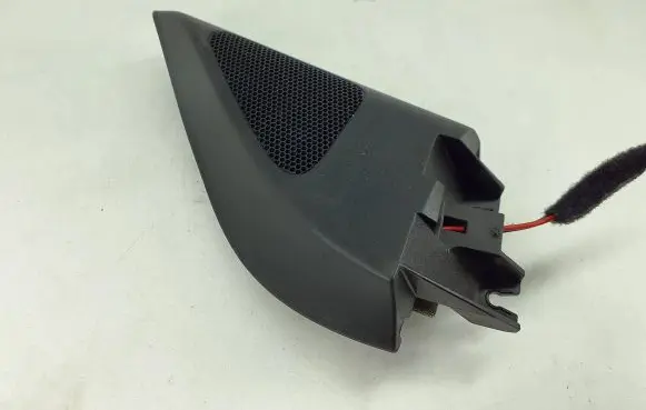 Side speaker trim/cover