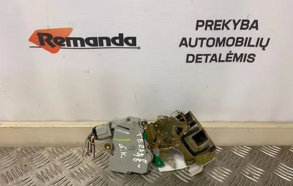 Nissan Terrano Rear door lock