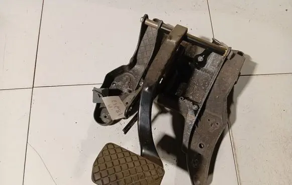 Audi Q7 4L Brake pedal 7L8723031B