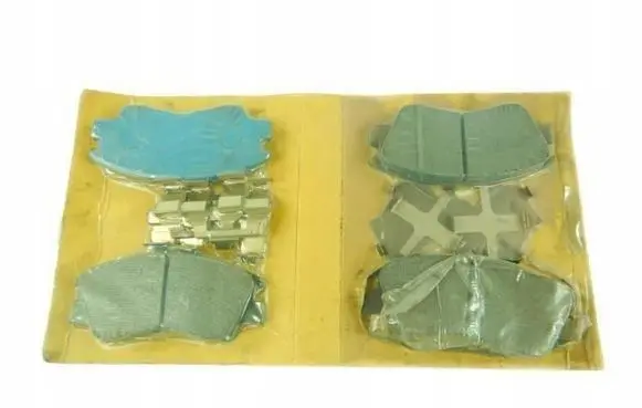 Mitsubishi L200 Brake pads (front) MB500815