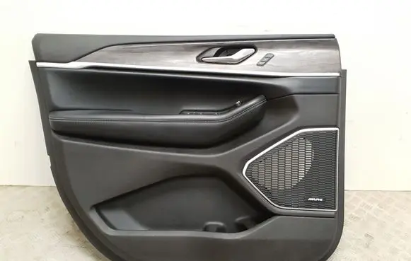 Jeep Grand Cherokee WL Front door card panel trim 7GF27TX7AA