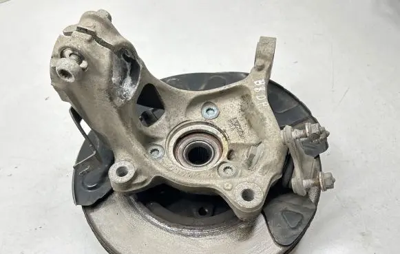 Volkswagen PASSAT B8 Front wheel hub 5Q0407258A