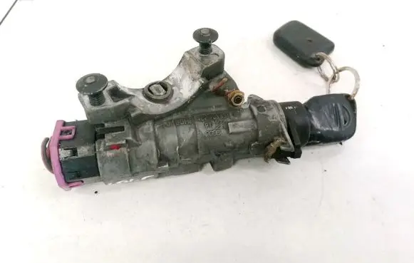 Volkswagen PASSAT B5 Ignition lock 4b0905851