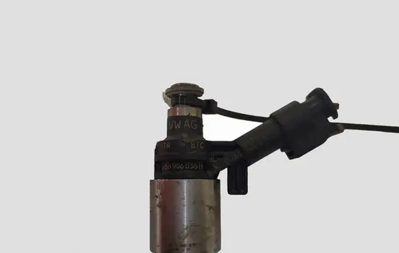 Audi A4 S4 B8 8K Fuel injector 06H906036H 0261500074