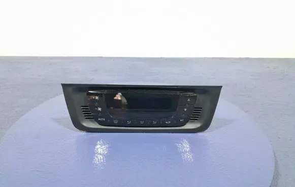Seat Ibiza IV (6J,6P) Climate control unit 6J0820043