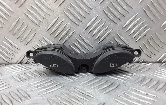 Ford Focus Windscreen/window heater switch 98AG18C621AG