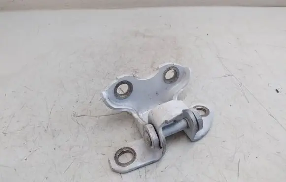 Toyota Prius (XW50) Rear door upper hinge
