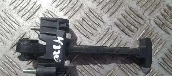 Volvo XC70 Front door check strap stopper c8p5d