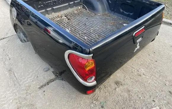 Mitsubishi L200 Tailgate/trunk/boot lid 