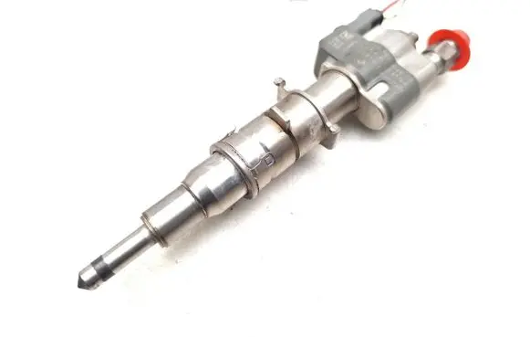 BMW 1 E81 E87 Fuel injector 7589048 7589048-07