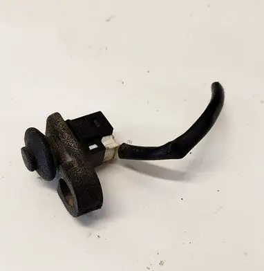 Nissan Primera Front door sensor
