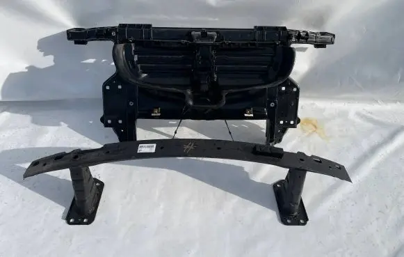 BMW 1 E82 E88 Radiator support slam panel 516471937480 71937480 7166584