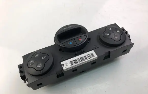 Renault Megane II Interior fan control switch 8200070752