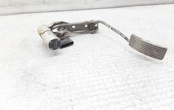 Mitsubishi Pajero Accelerator throttle pedal