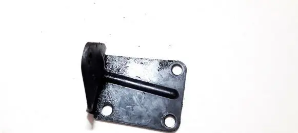 Toyota Avensis T220 Engine mounting bracket