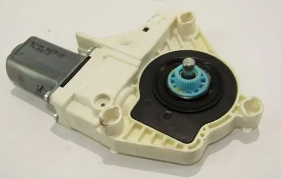 Audi A4 S4 B8 8K Front door window regulator motor 8K0959801A