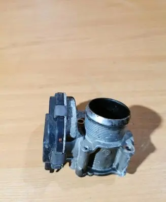 Peugeot 208 Throttle valve 9673534480