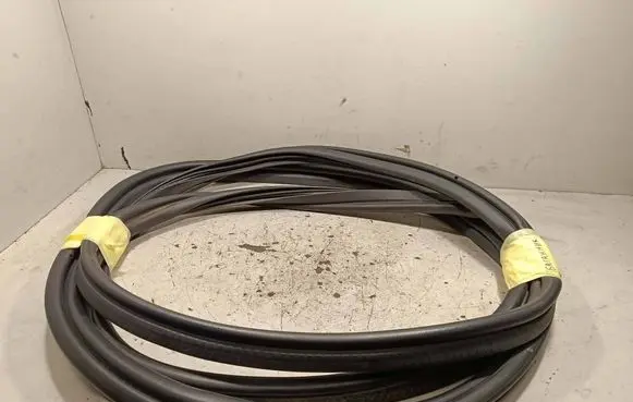 BMW X3 F25 Trunk rubber seal (body)