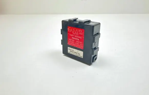 Toyota Avensis T250 Alarm control unit/module 2370003180