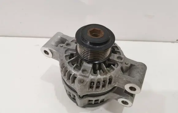 Isuzu D-Max Generator/alternator 8982476891