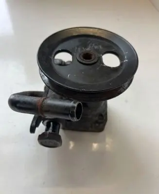 Hyundai Getz Power steering pump 571101C580