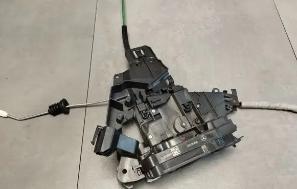 Mercedes-Benz E W213 Rear door lock A2220064099