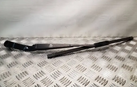 Jeep Patriot Front wiper blade arm 