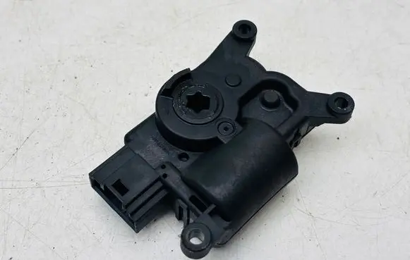 Skoda Superb B8 (3V) Air flap motor/actuator 5Q0907511A
