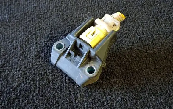 Subaru Legacy Airbag deployment crash/impact sensor 28231AG000