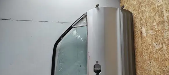 Mitsubishi Pajero Front door