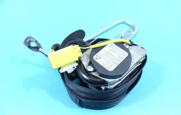 Volkswagen Golf V Front seatbelt 1K3857706 IMPRK1339626