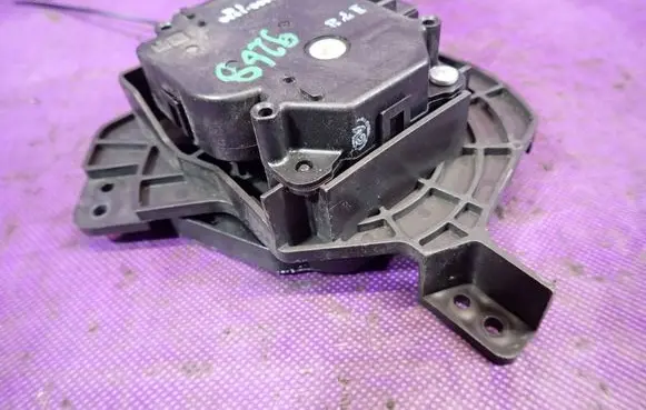 Volvo S60 A/C air flow flap actuator/motor 