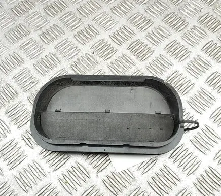 Audi A5 Quarter panel pressure vent 6R0819465B