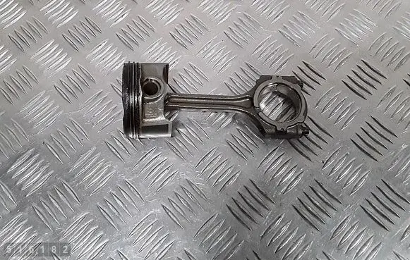 KIA Rio Piston with connecting rod G4LA