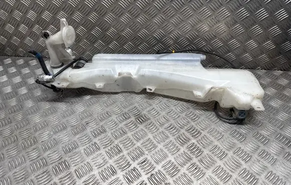 Mitsubishi Shogun Windshield washer fluid reservoir/tank HLC37055 E13010159