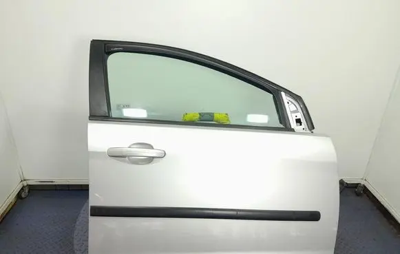 Ford Focus Front door