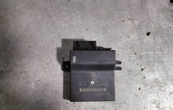 Volkswagen Golf V Gateway control module 4F0907468D